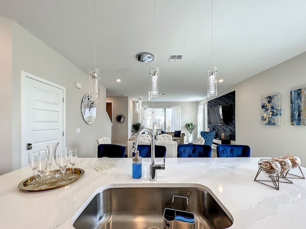 Reunion 3BR Villa Near Disney + Pool Access