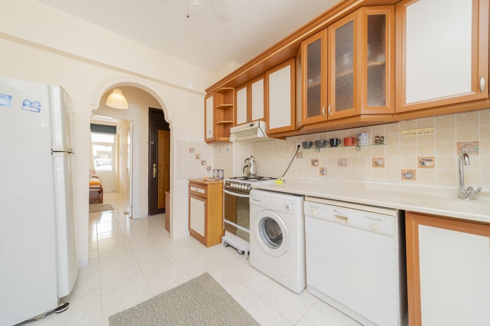 Spacious Flat Near Lara Beach in Antalya Muratpasa