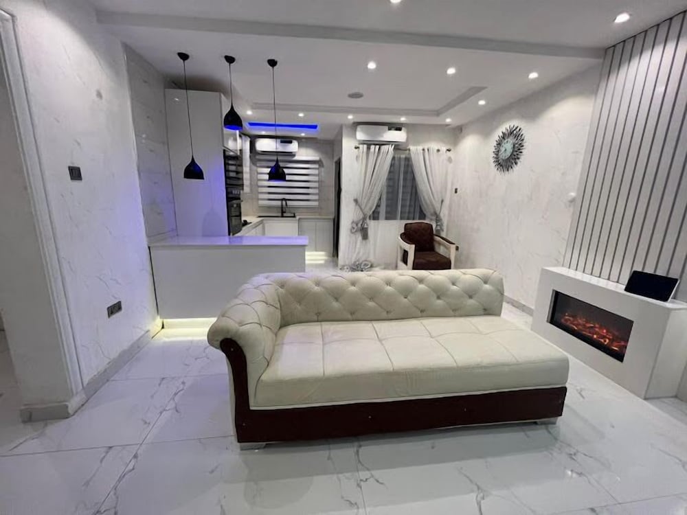 Gilllant Luxury Homes Apartment