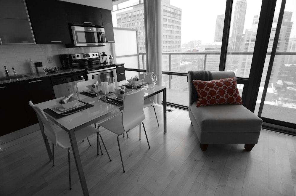 Toronto Escape - The Ruby Pink Suite