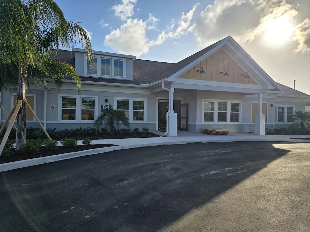 Landing Apartments Palm Bay