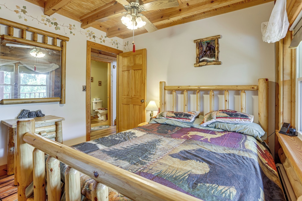 Hot Tub & Game Room: Deep Creek Winter Getaway