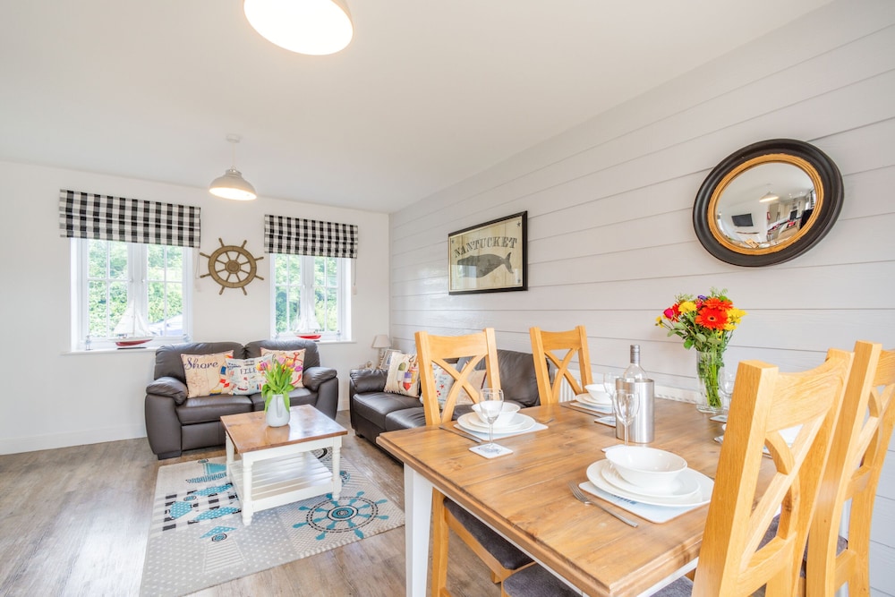Lilipad Cottage