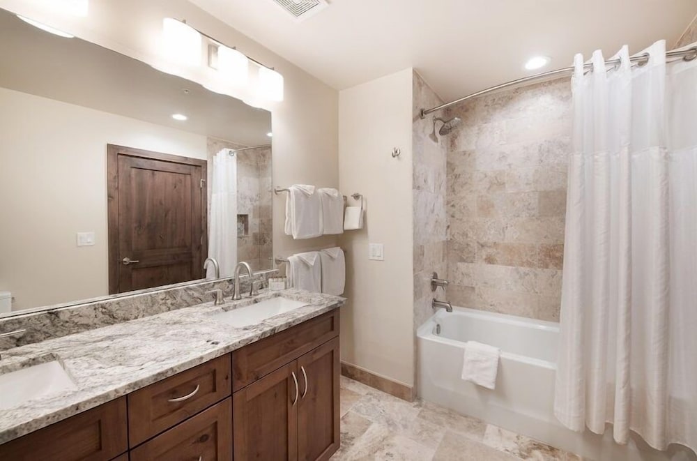 Winter Park CO Condos - Zephyr Mountain Lodge
