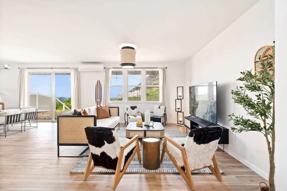 @ Marbella Lane - Mesmerizing Ocean + MT Views