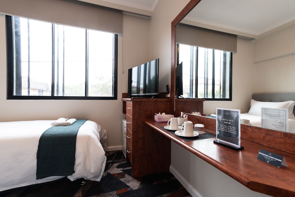 Harp Hotel
