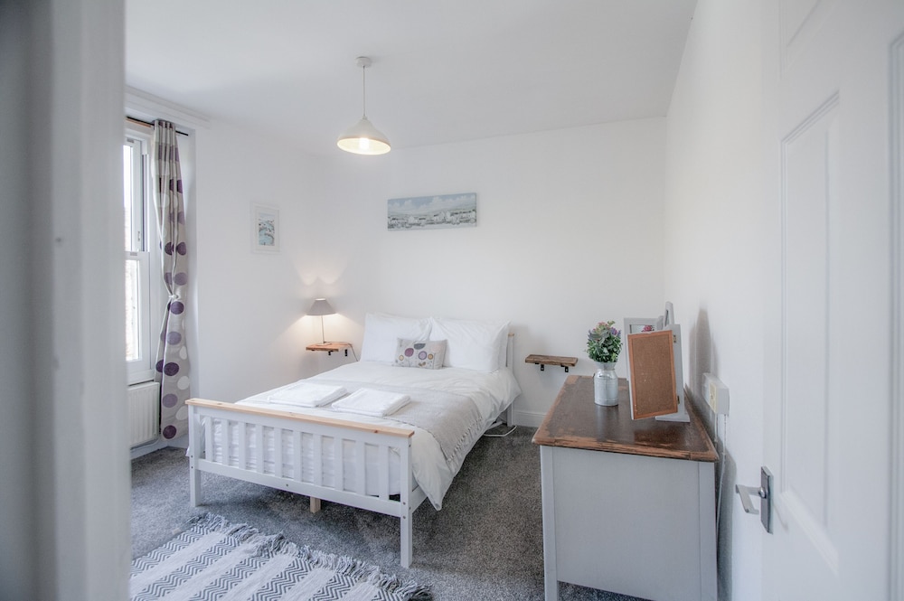 Post Office House - 3 Bed - Reynoldston view 3