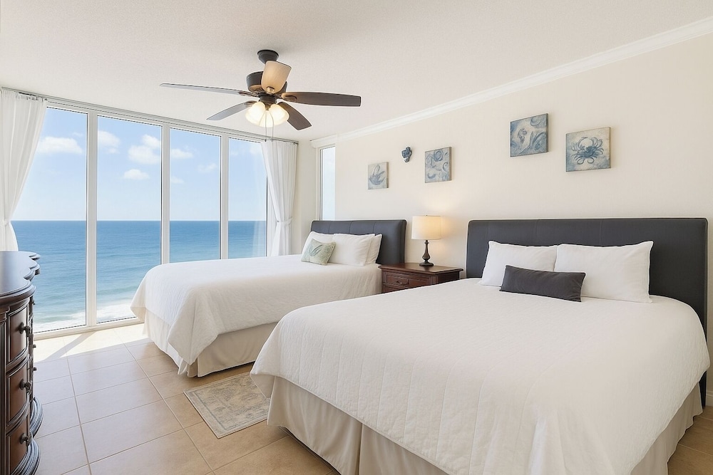 Stunning Gulf 2BR Pools, Spa, Balcony