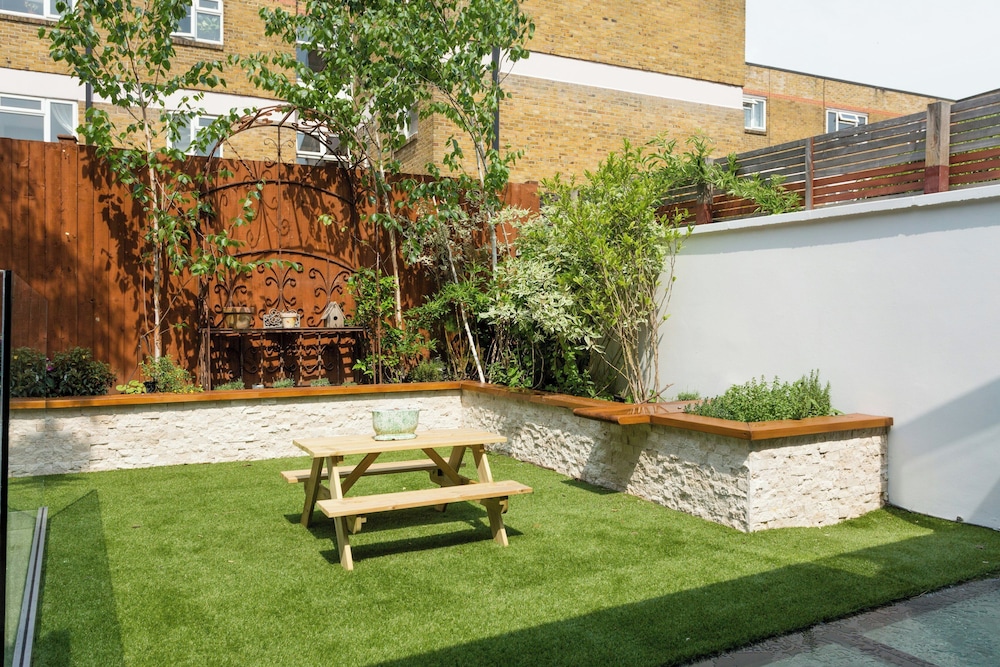 Rigault Road by Onefinestay