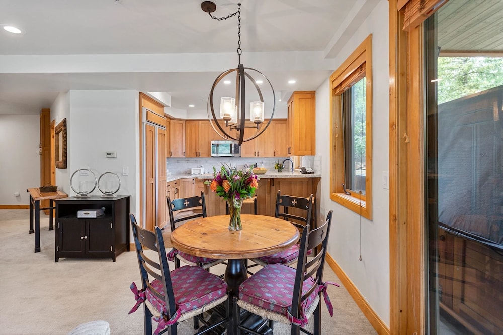 Trail's End Lodge at Deer Valley Resort - One Bedroom Residence with Spa #205 1 Condo