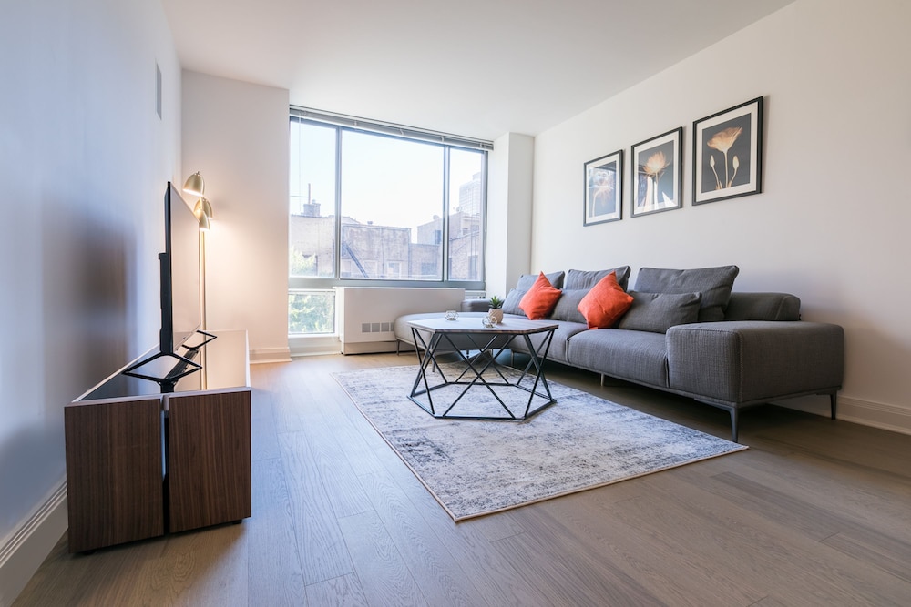 Beautiful 1 Bed Fully Furnished Apartment