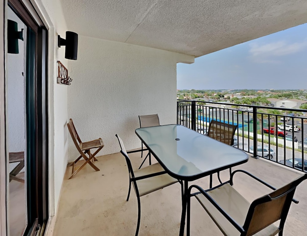 Emerald Isle Fort Walton Beach by Southern Vacation Rentals