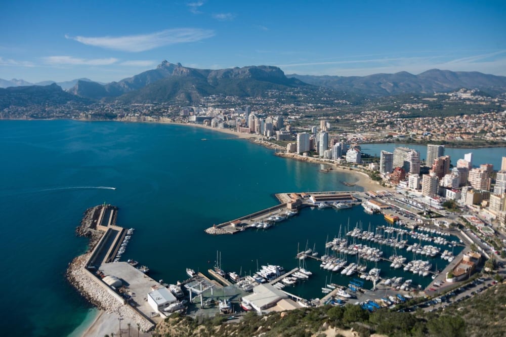 Villa Clem in Calp With 4 Bedrooms and 3 Bathrooms