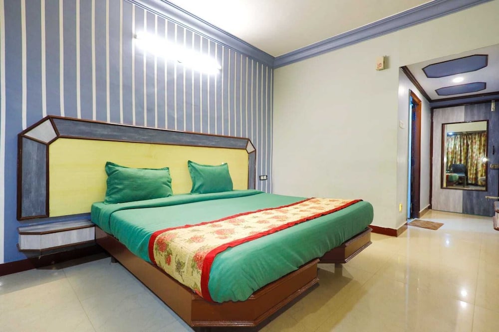 Hotel Sapphire Paradise