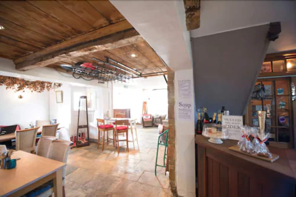 Dover Vacations - The White Cliffs Hotel - Property Image 9