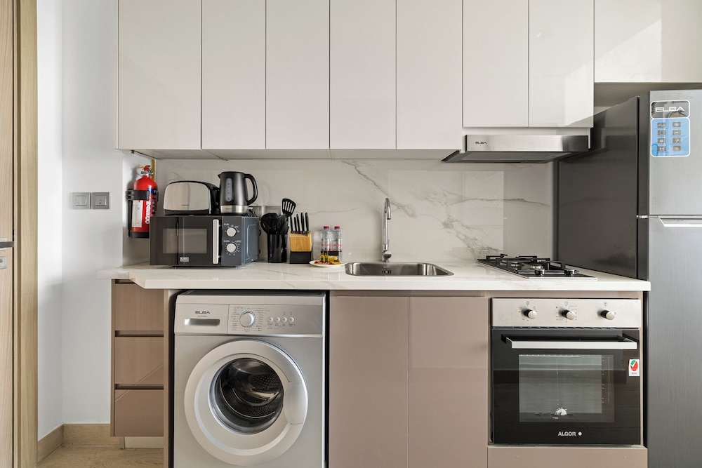Bright Modern Studio in Meydan