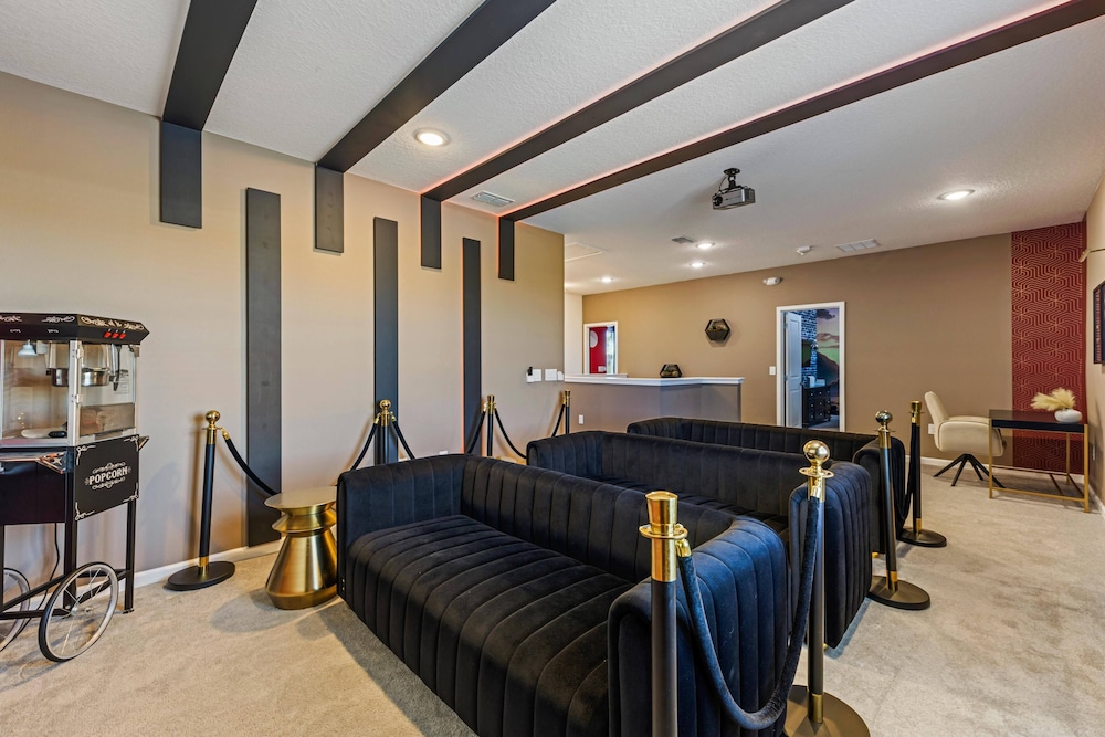 295 Marcello Blvd