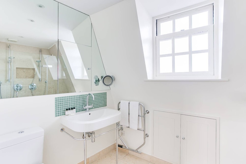 Cadogan Street III by Onefinestay
