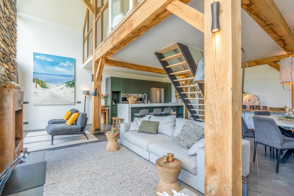 Luxurious and Sustainable 6-person Holiday Villa