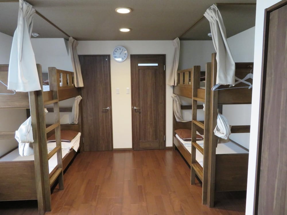 Azalea - Hostel
