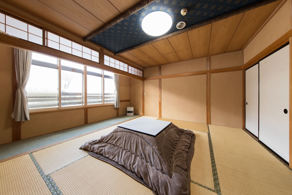 Uenohara Lodge Yamanoie view 3