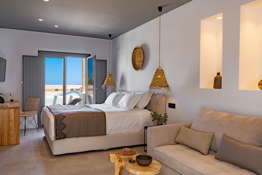 Lemon Suites Santorini photo 4