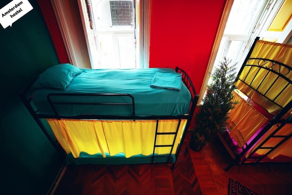 Amsterdam Hostel Baku view 4