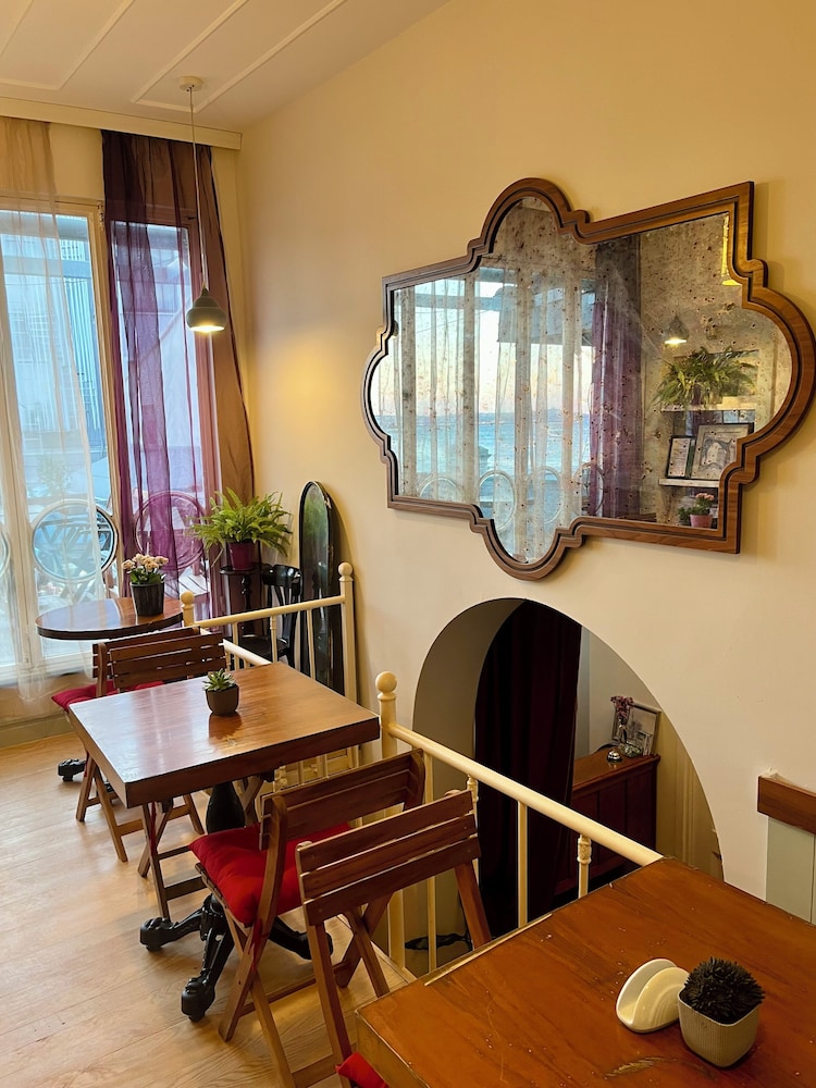 Levant Pension de Luxe