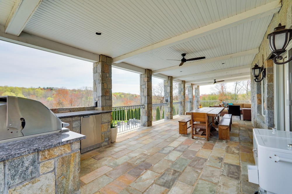 Outdoor Entertainment Areas: Spacious Katonah Gem!