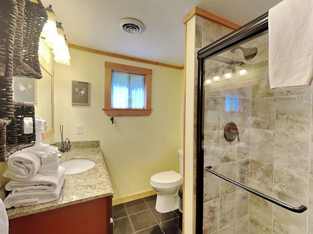Gatlinburg's Hidden Gem by Jackson Mountain Rentals