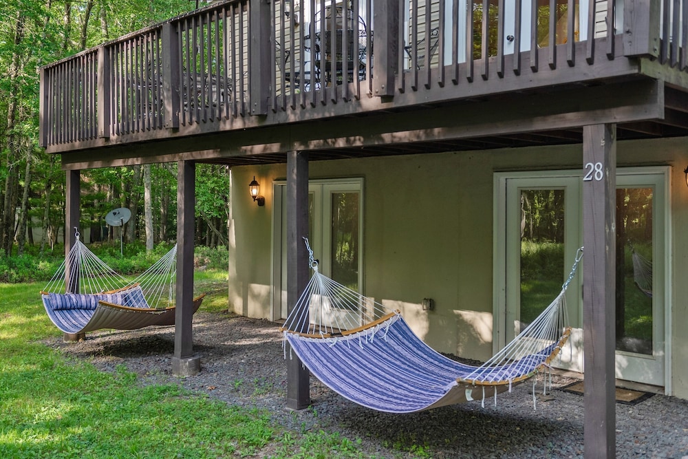Alpine Serenity by Avantstay Beach Lake Access Theater Deck Playroom