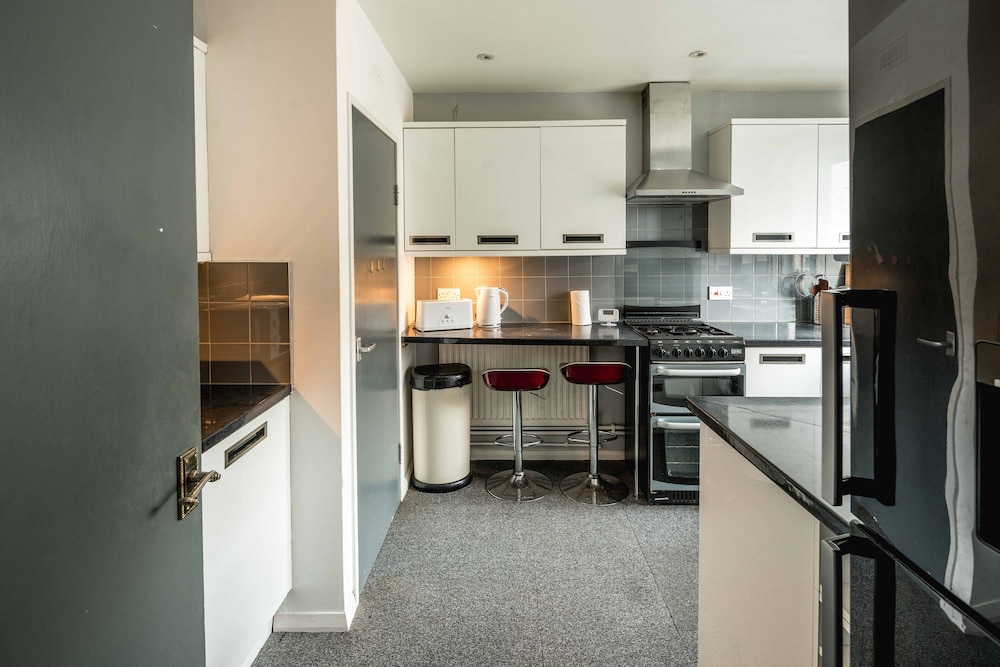 Spacious 3Br Flat With Balcony Near Tottenham Hale