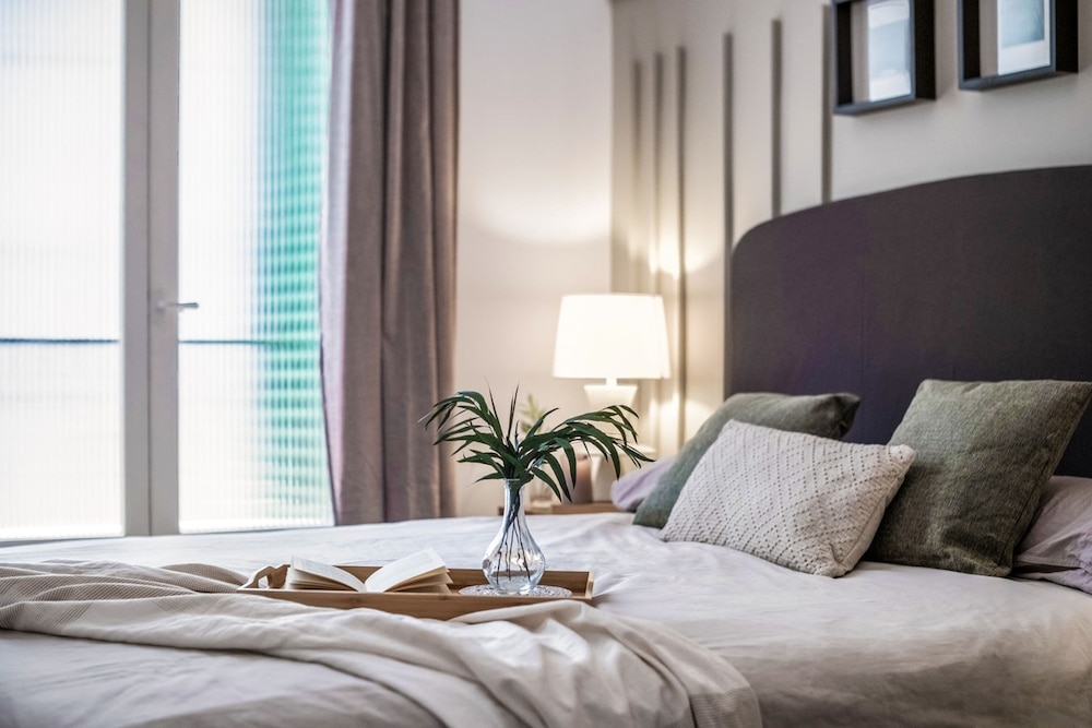 Paz - 4 Bedrooms and Terrace in Castellana