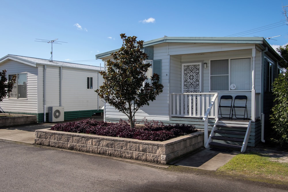 Heatherbrae Holiday Village