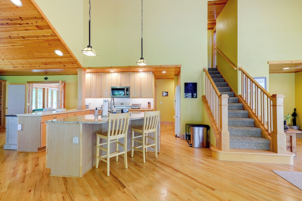 Mears Vacation Rental - Walk to Lake Michigan!