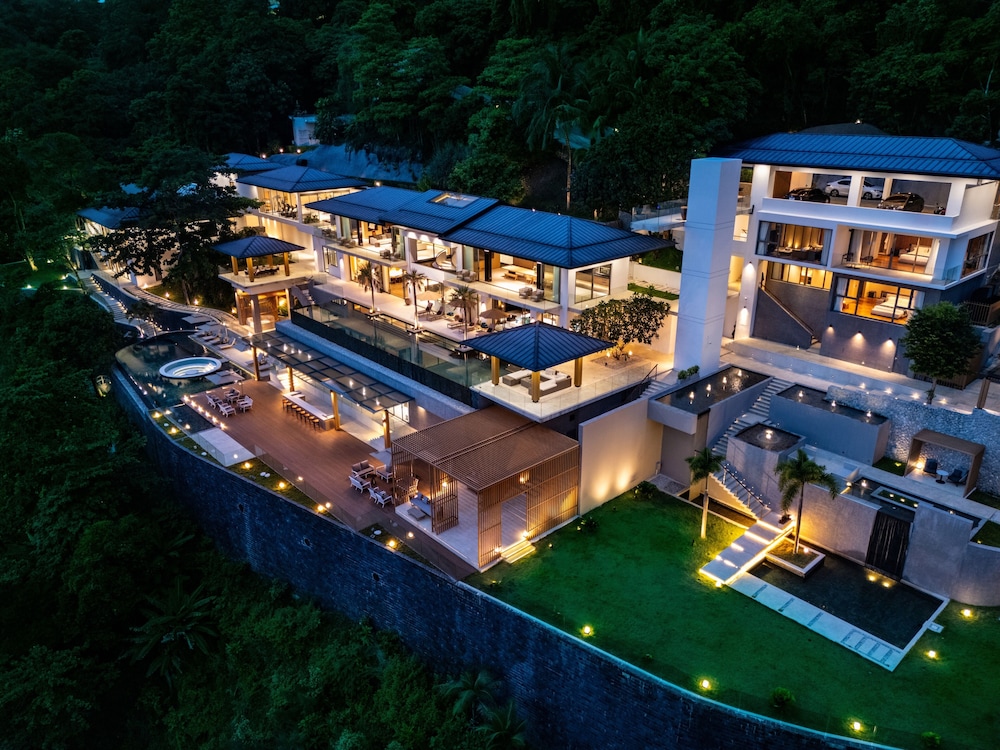 The Aquila Villa