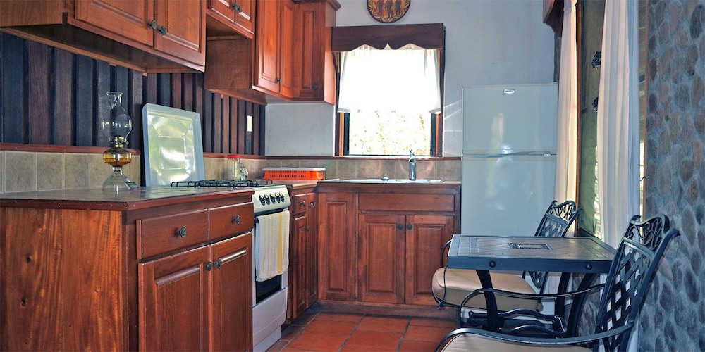 Belize Vacations - Belize Botanic Gardens' Cottages and Jungle Guest House - Property Image 4