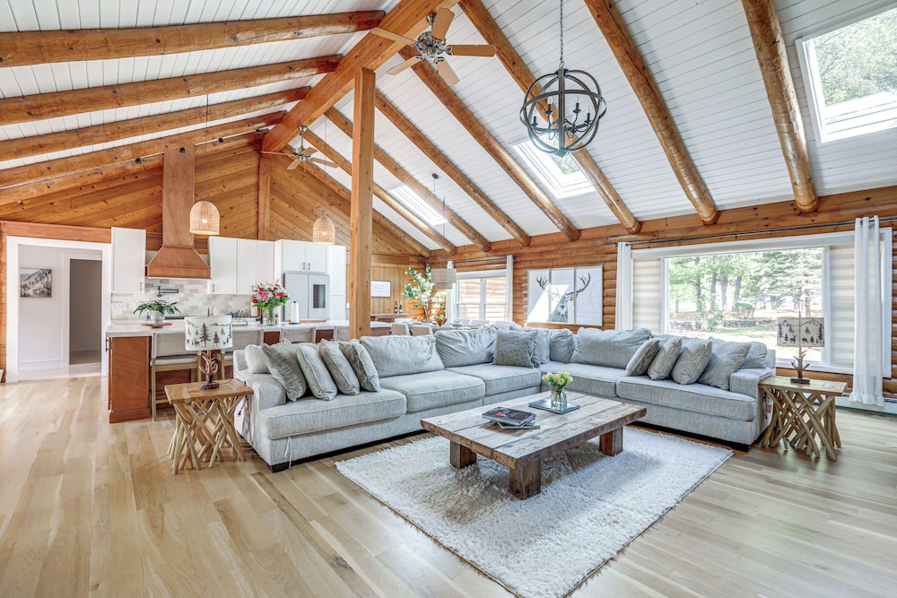 Deck, Sauna & Fire Pits: Upscale Belle Mead Cabin