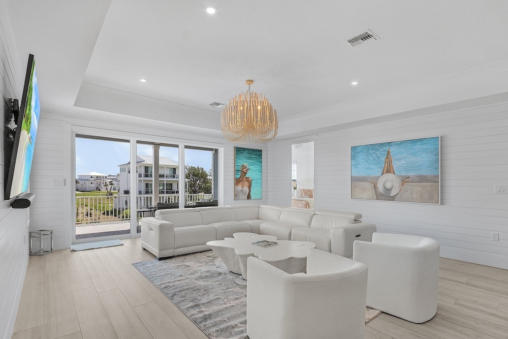 673 White Sands Retreat: Bay Views, Pool, Elevator 5 Bedroom Home