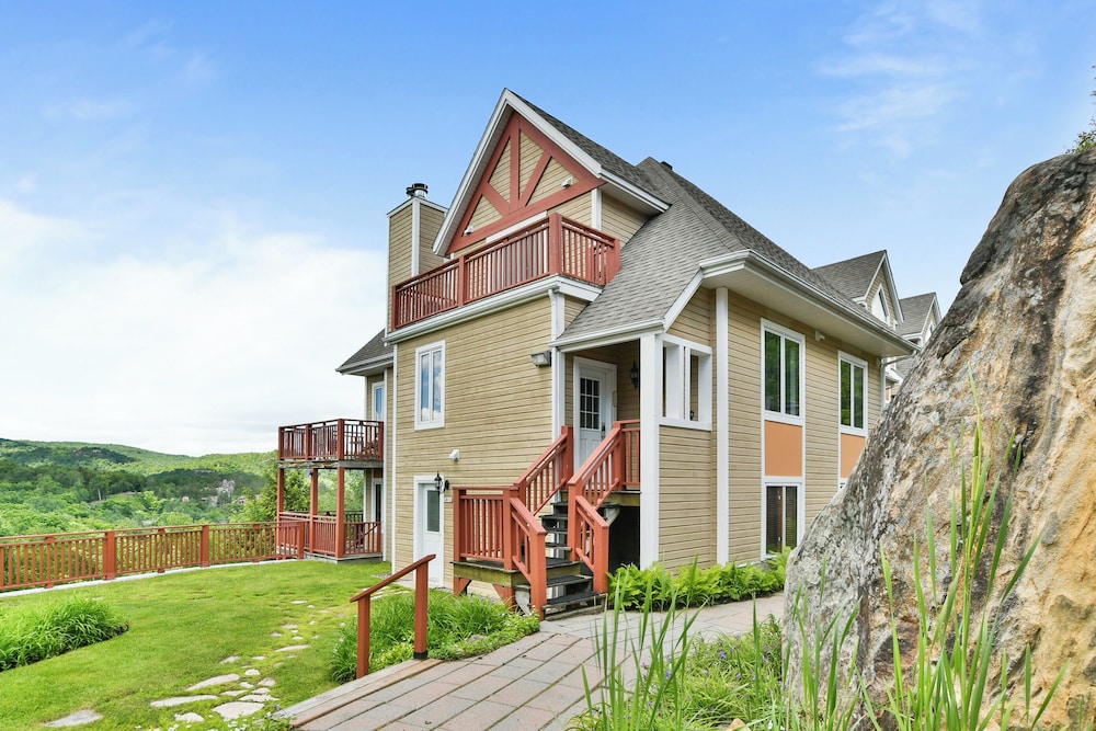 Les Haut Bois Condominiums -RVMT