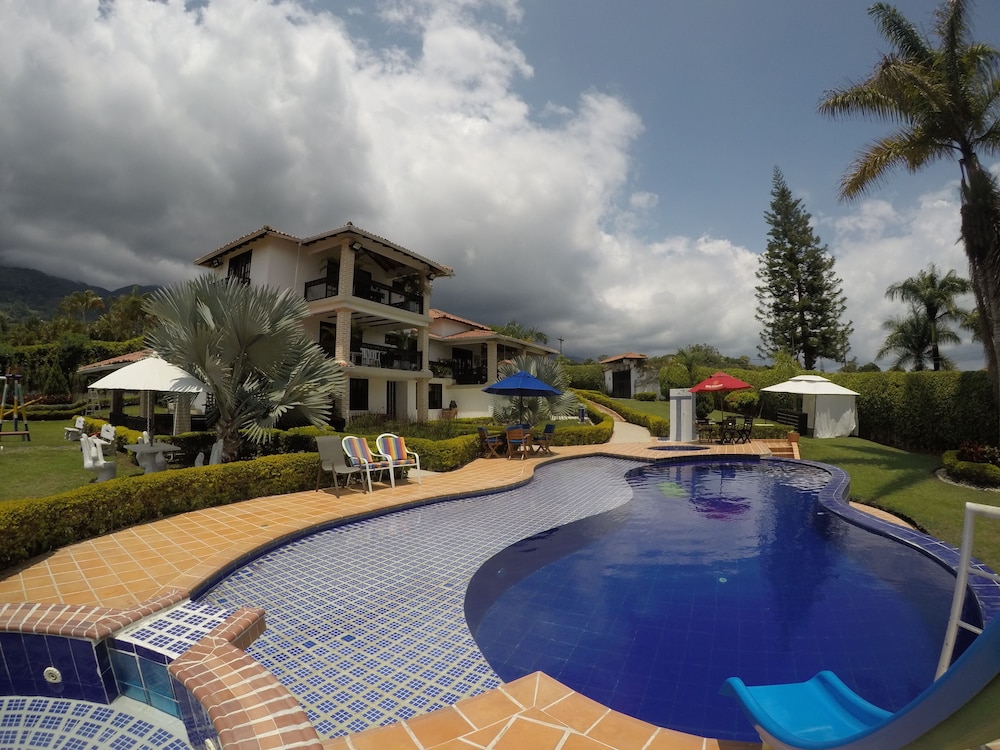 Mansion del Lago Calima - Property Image 33