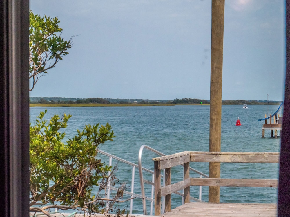 Bear's Den by Topsail Realty