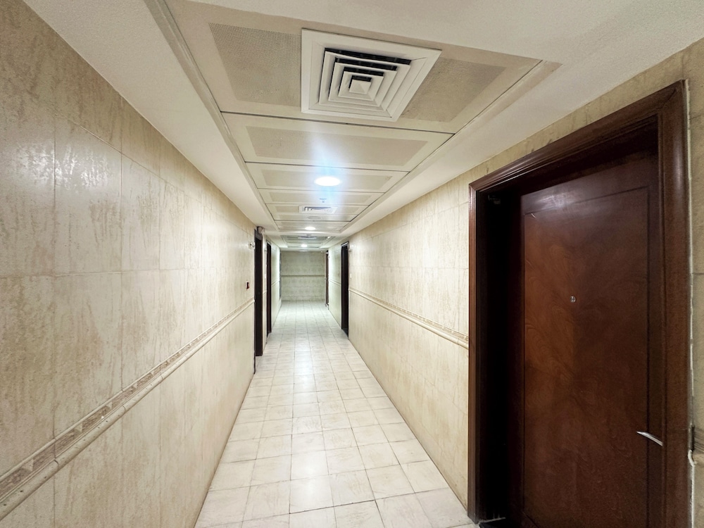 Contemporary Partition Room in Tecom