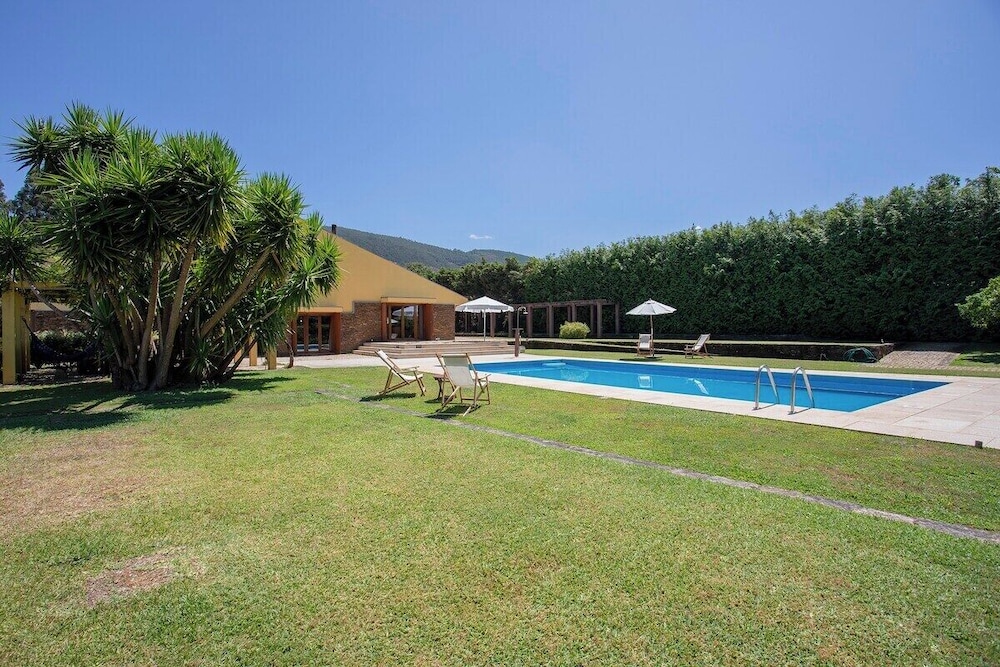 Liiiving in Caminha Countryside Pool House