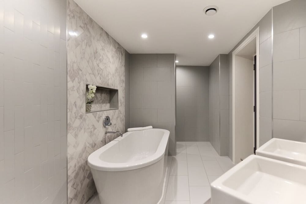 The Westbourne Park Place - Elegant 3bdr Flat