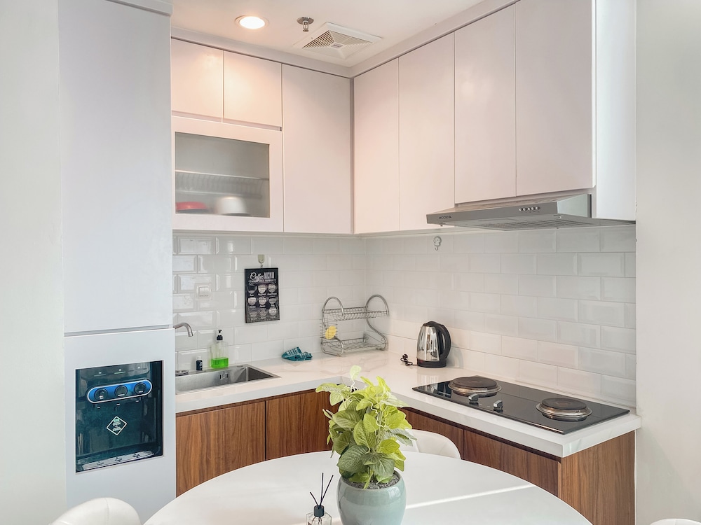 Best Place And Homey 2Br At Tamansari Iswara Apartment