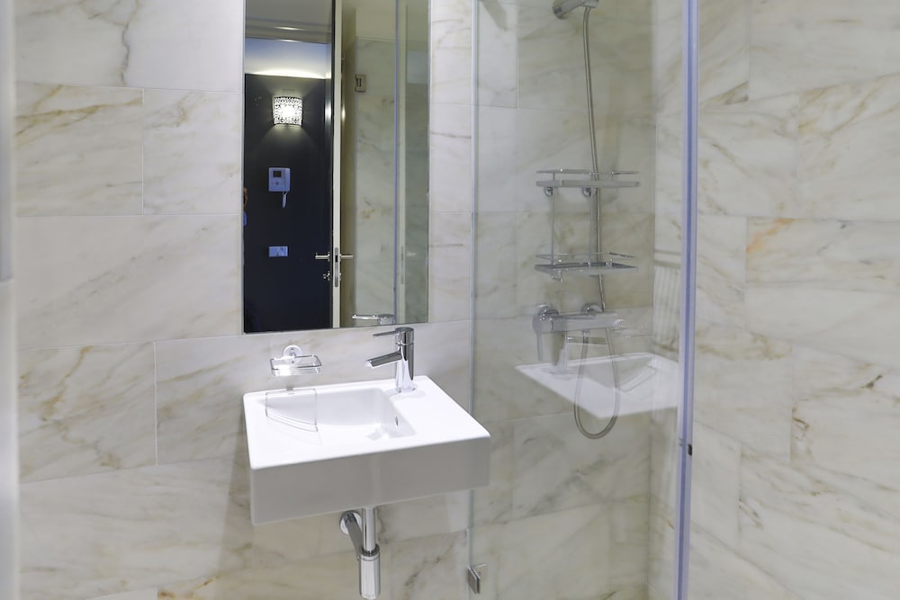 Chiado Apartments by LINC view 2