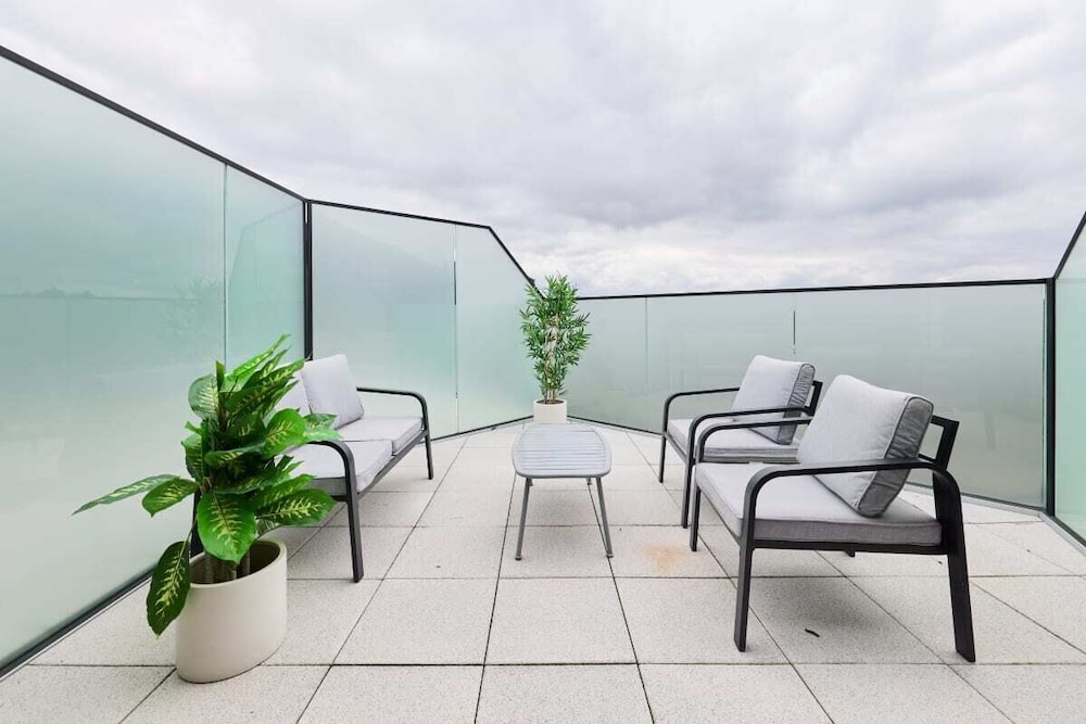 The Woodford Paradise - Homely 2bdr House With Terrace
