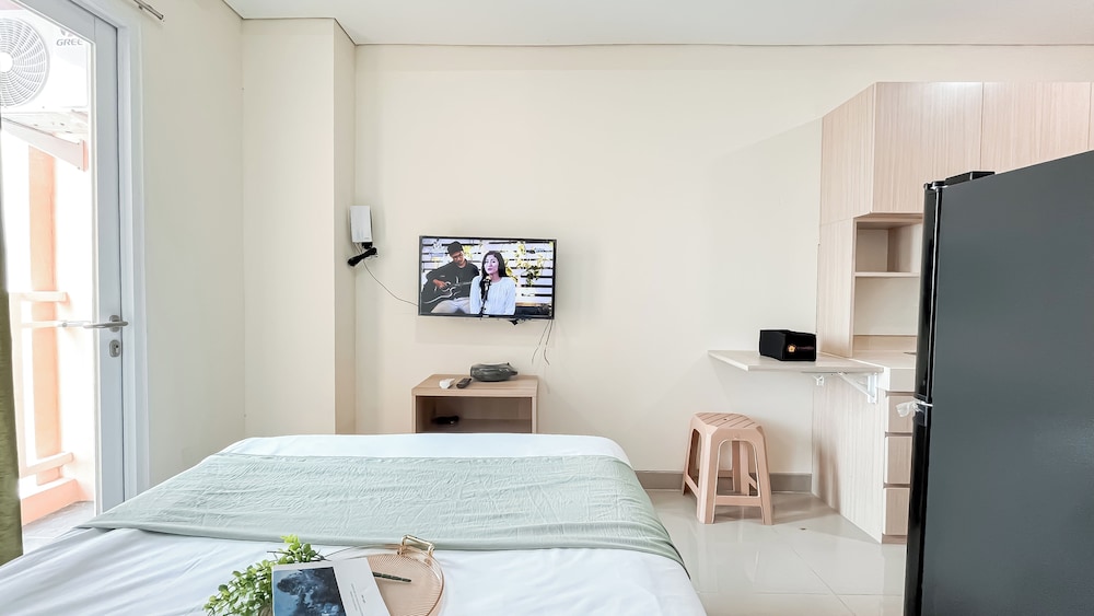 Simply And Homey Studio Room Apartment B Residence