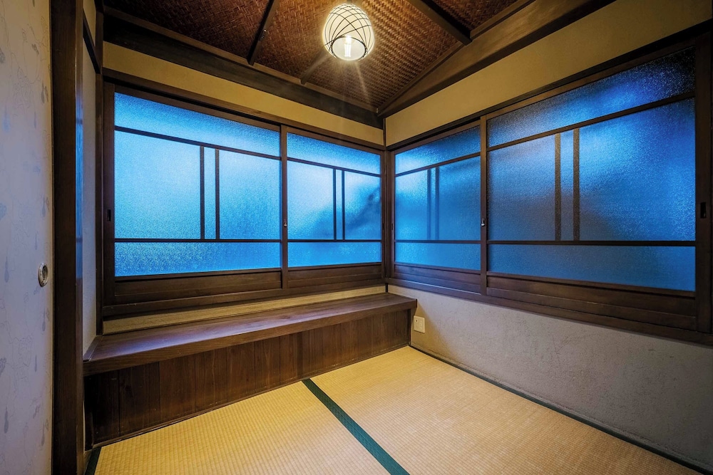 Gion Koyuan